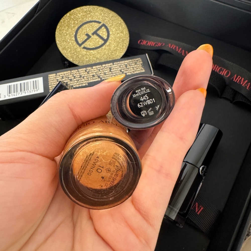 Giorgio Armani makeup gift set - Picture 9 of 11